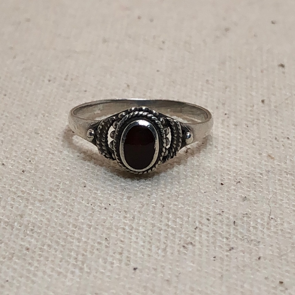 Vintage garnet sterling silver ring size 5.5